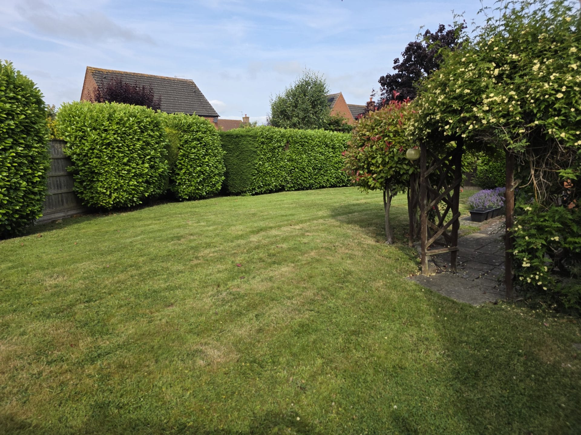 Garden maintenance Kidderminster – hedge trimming and lawn care.